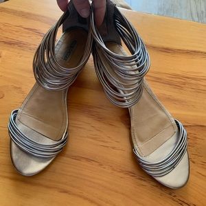 Kelsi Dagger Summer Flats: Size 10